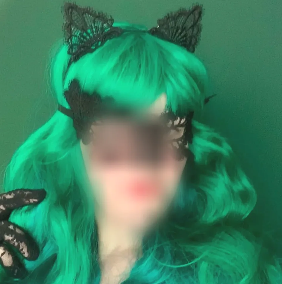 Angharad, 24
