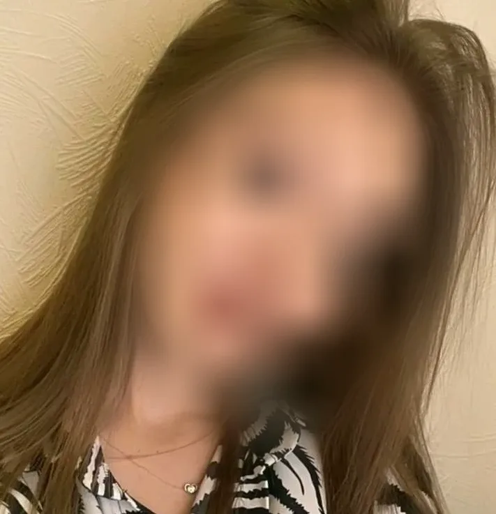 Nour, 22