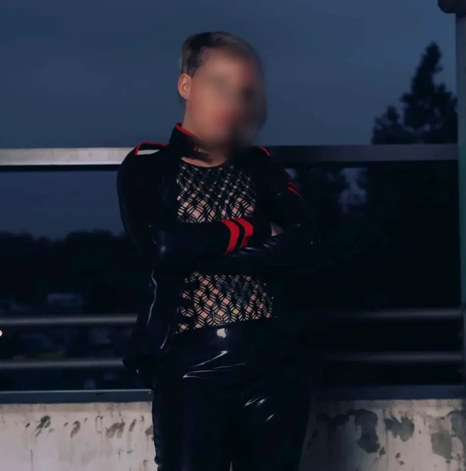 Zara, 38