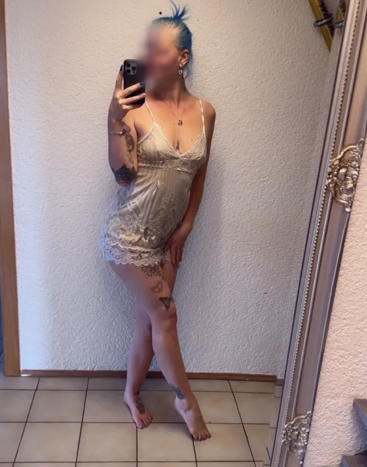 Zara, 25